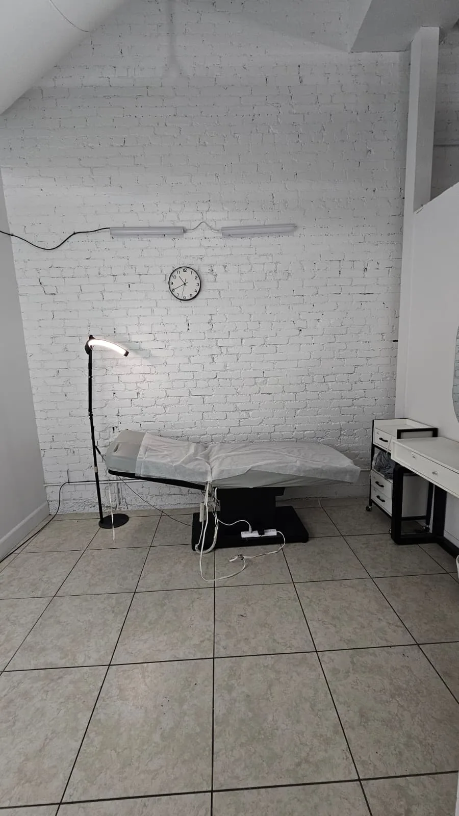 Explore the Space at TK Nails