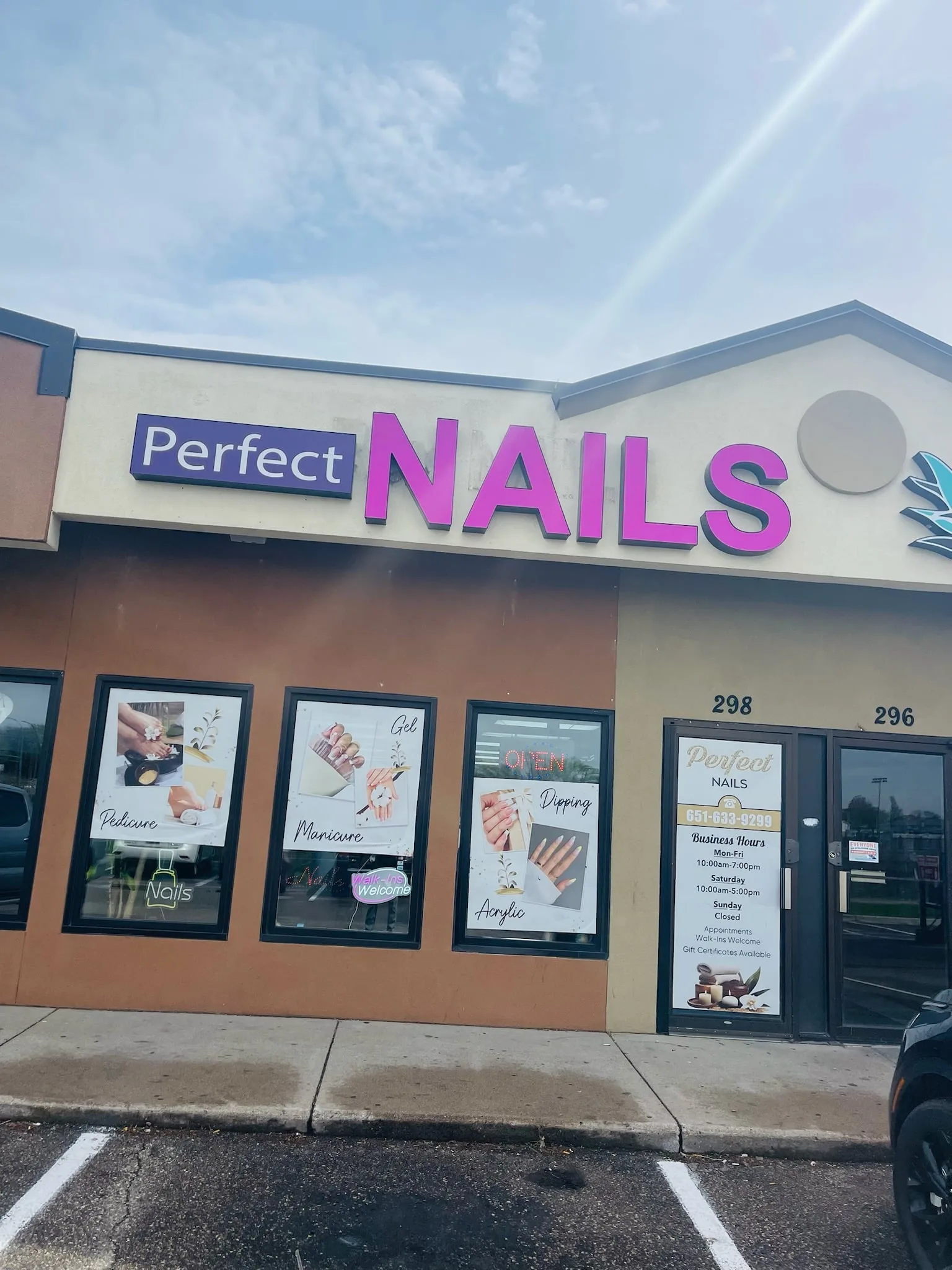 Licensed nail technicians at Perfect Nails in Saint Paul, MN