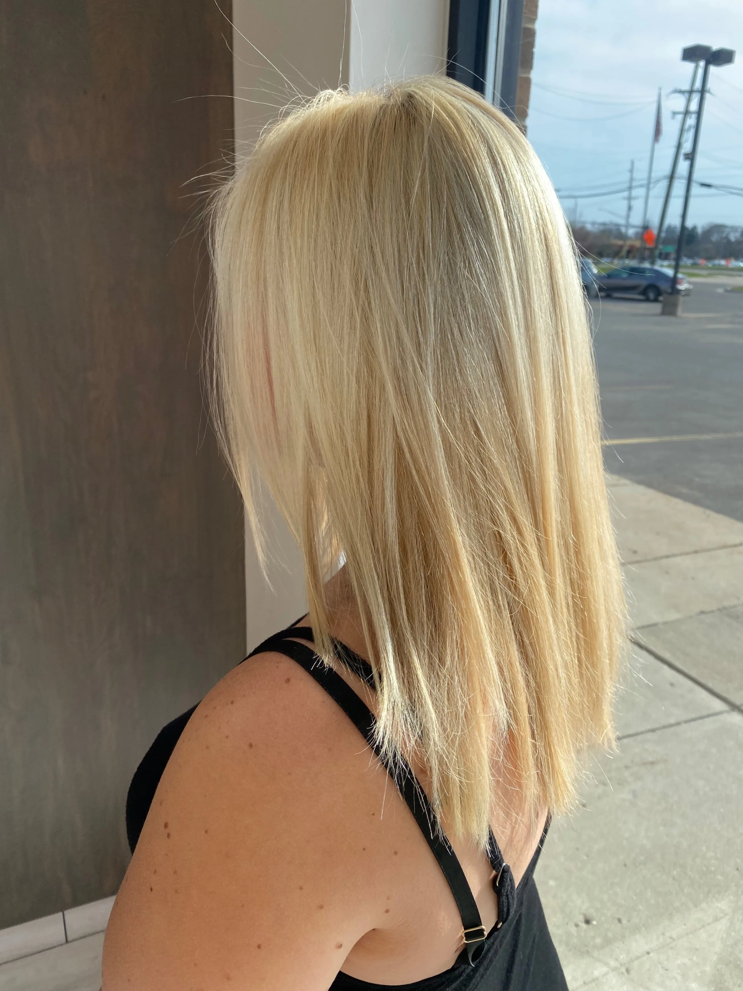 Women's haircut and blowout at Salon Sanaa Farmington Hills